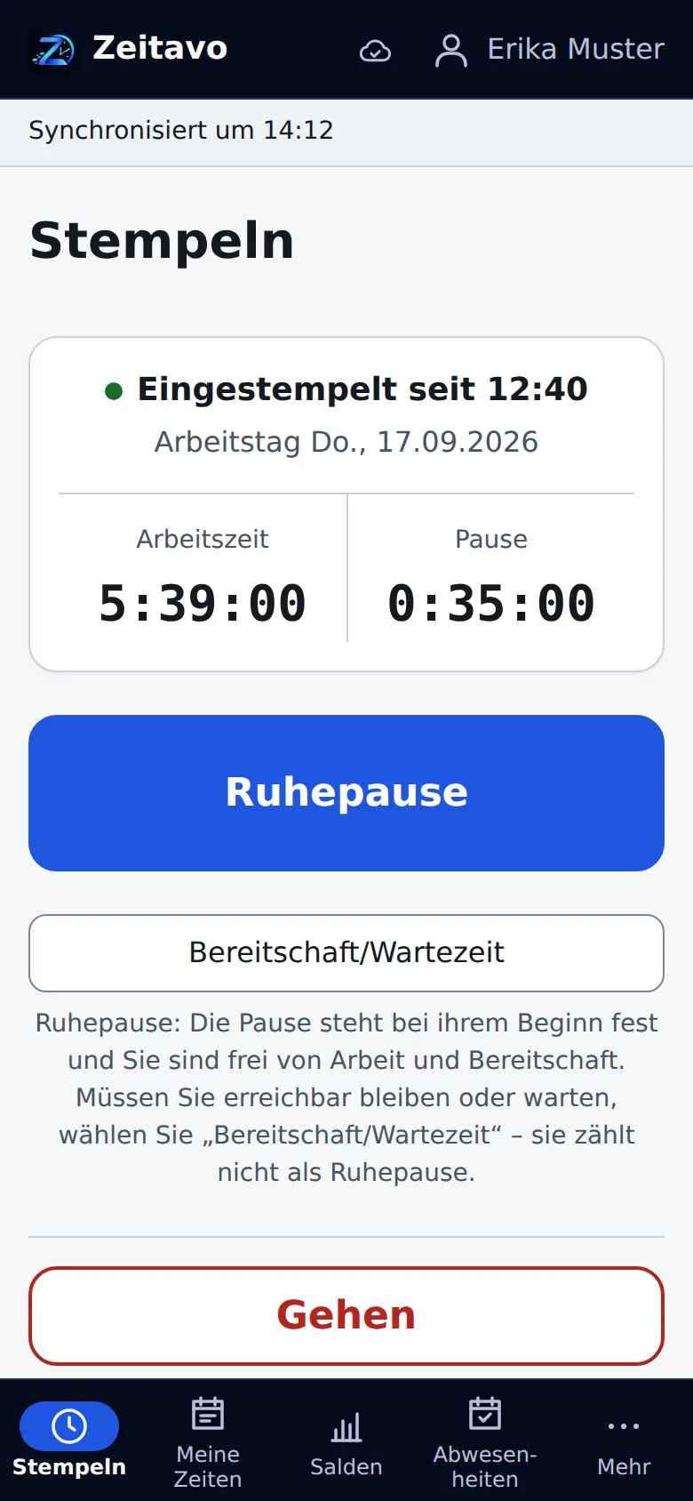 Stempeln auf dem Smartphone: eingestempelt seit 12:40, Arbeitszeit und Pause des Tages, Tasten für Ruhepause und Gehen